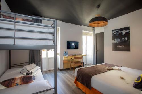 Quadruple Room image 2