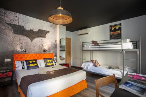 Quadruple Room room in Casual del Cine Valencia by Casual Hoteles