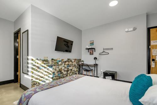 1 queen bed