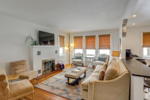 Cozy Cottage in Historic Village Near Wineries! in Milan, USA