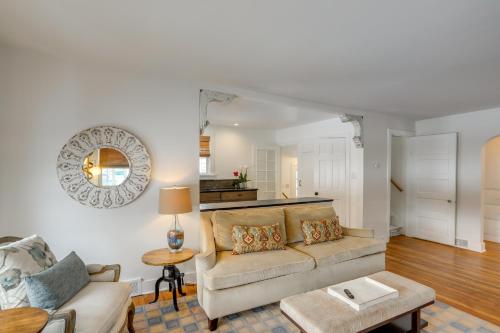 Cozy Cottage in Historic Village Near Wineries! in Milan, USA