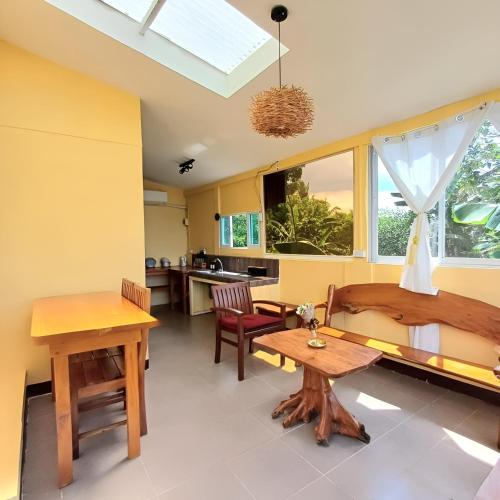 Miggys Cozy Home Kalibo in Kalibo International Airport