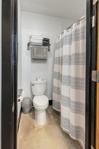 Group suite just off Route 66 - main image