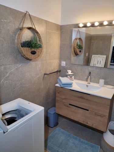 Studio bord de mer - Plage - Piscine - Wifi in 聖露西亞迪莫里安尼