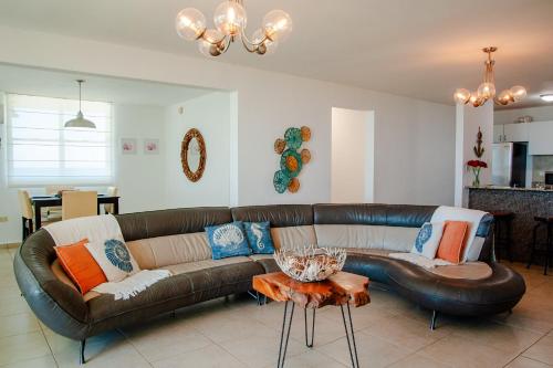 El Combate Condos, Enjoy Ocean Views and Pool Fun in カボ ロジョ