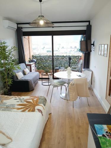 Studio bord de mer - Plage - Piscine - Wifi in 聖露西亞迪莫里安尼