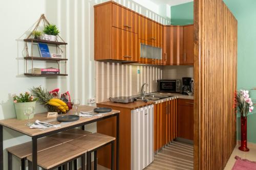 Central & Riverfront Room 2, Edessa (Foto 10)