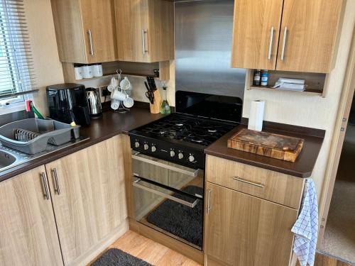 Holiday Home with Private Hot Tub in Brading