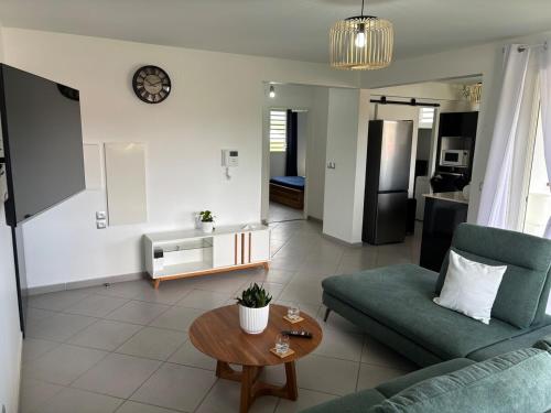 Nomade Evasion - Escale Paisible in Petit-Bourg