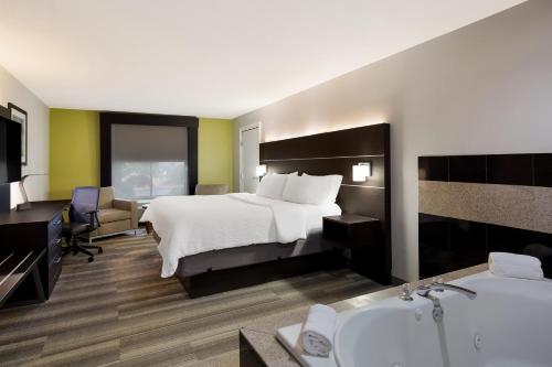 King Suite with Spa Bath