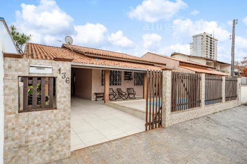 House with Pool - 10min from Beto Carrero