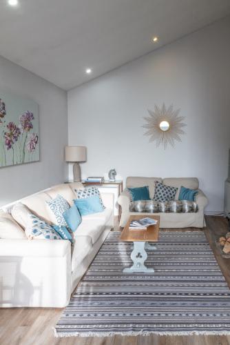 Blueberry Barn, light and airy barn conversion near Bruton in Brewham