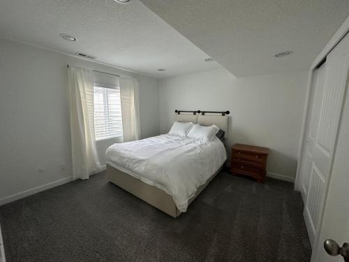 Beautiful Single Family Home in Sandy Beautiful Single Family Home in Sandy