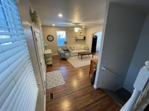 Beautiful Single Family Home in Sandy Beautiful Single Family Home in Sandy