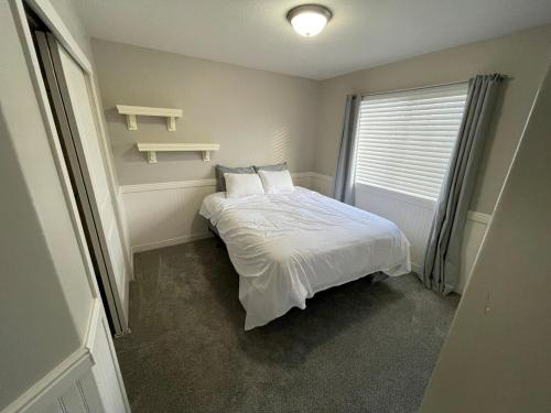 Beautiful Single Family Home in Sandy Beautiful Single Family Home in Sandy