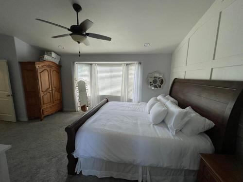 Beautiful Single Family Home in Sandy Beautiful Single Family Home in Sandy