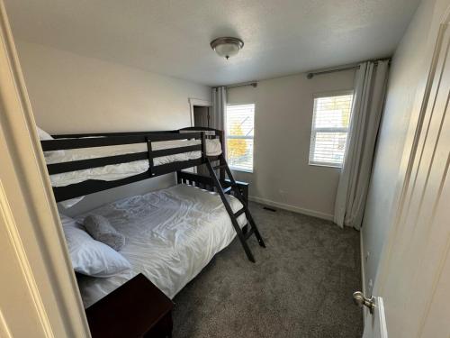 Beautiful Single Family Home in Sandy Beautiful Single Family Home in Sandy