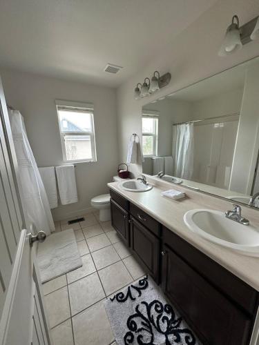 Beautiful Single Family Home in Sandy Beautiful Single Family Home in Sandy