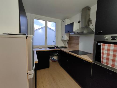 appartement 3 chambres avec balcon et parking in Estanove