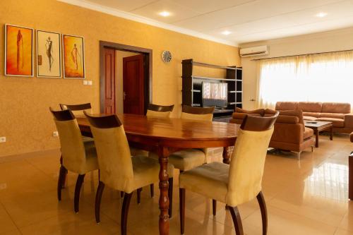 Hotel Du Lac in โคโตนู