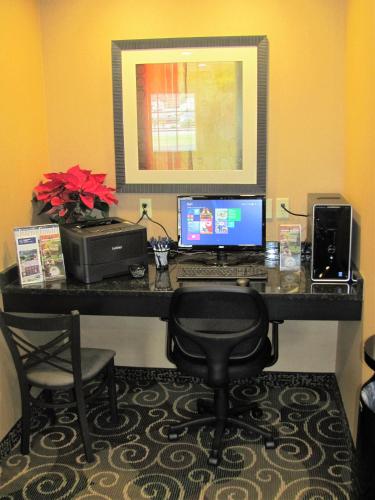 Cobblestone Inn & Suites - Ambridge