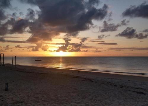 Casa da Cris em Praia do Grauçá com Wi-Fi, ar condicionado e garagem (Casa da Cris em Praia do Grauca com Wi-Fi, ar condicionado e garagem) in คาราเวลัส
