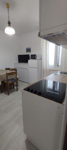 Apartments Pere - barbecue - image 3