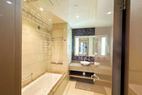 Prime 1BR Location Minutes to Burj Dubai Mall by Vibel, Dubái (foto 7)