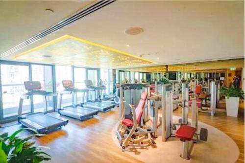 Prime 1BR Location Minutes to Burj Dubai Mall by Vibel, Dubái (foto 4)
