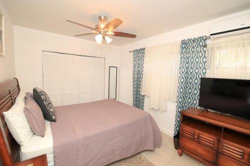One-Bedroom House image 3