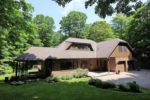 Luxury Countryside Forest Villa in Whitchurch-Stouffville (ON)