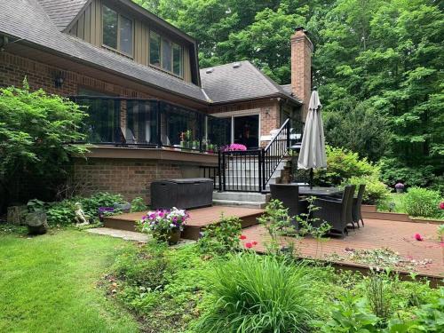 Luxury Countryside Forest Villa in Whitchurch-Stouffville (ON)