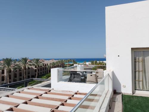 Almaza bay hotel apartment sea view – khách sạn tại Vịnh Almaza