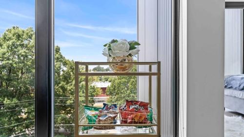 NEW Luxury Penthouse with AmazingViews King Bed in English Avenue