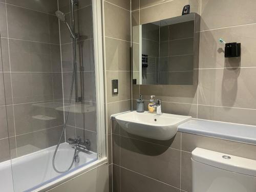 Cozy 2 bedroom Apartment neat 02, central London, London (photo 6)