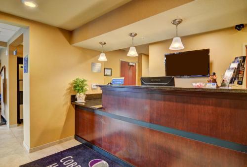 Cobblestone Inn & Suites - Ambridge