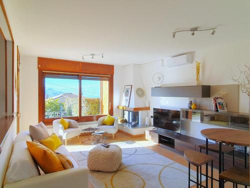 House in Luino with Green Garden and City Views, Luino (foto 10)