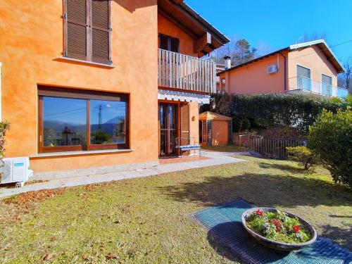 House in Luino with Green Garden and City Views, Luino (foto 4)