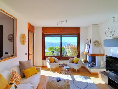 House in Luino with Green Garden and City Views, Luino (foto 7)