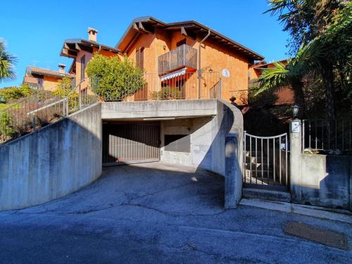 House in Luino with Green Garden and City Views, Luino (foto 5)