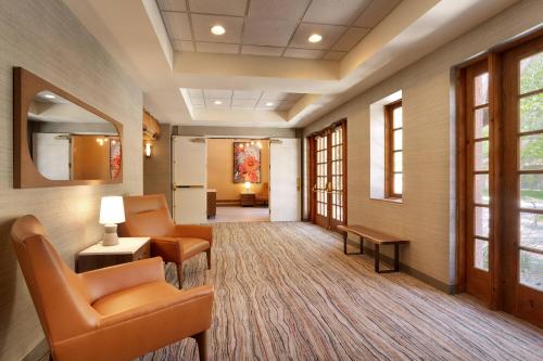 Courtyard by Marriott Albuquerque - image 8