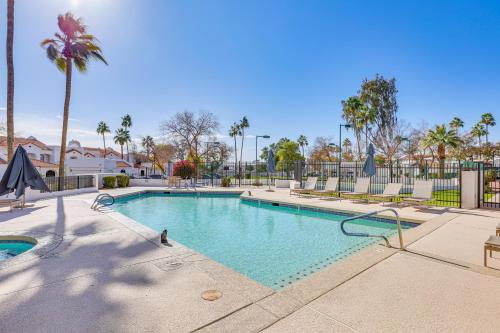 Relax by Pool and Play Tennis Biltmore Retreat! near ริคลี่ย์แมนชั่น