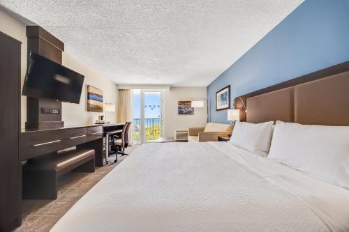 1 Queen Standard Accessible