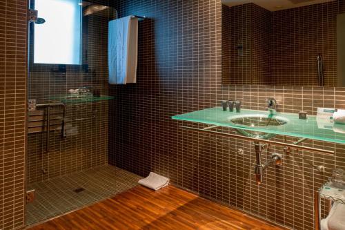 AC Hotel by Marriott Algeciras - image 5