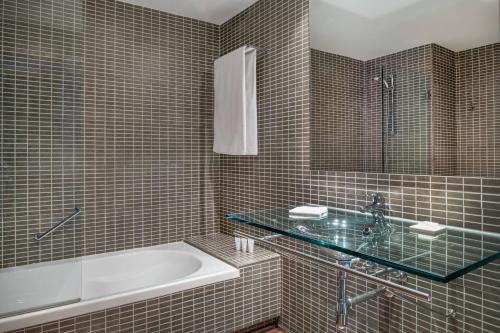 AC Hotel by Marriott Algeciras - image 12