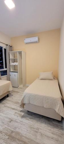 Deluxe Double or Twin Room image 2