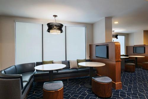 Courtyard by Marriott Austin The Domain Area - image 13