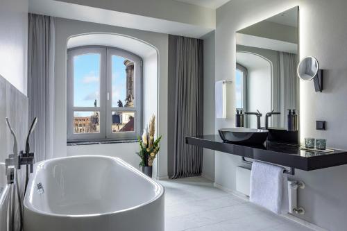 Sofitel Berlin Gendarmenmarkt - image 13