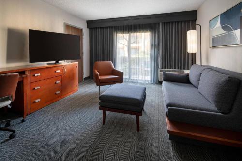 Courtyard by Marriott Bakersfield, Bakersfield (photo 7)