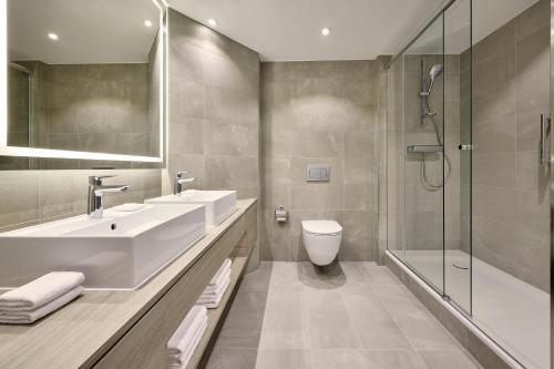 room detail thumbnail 2